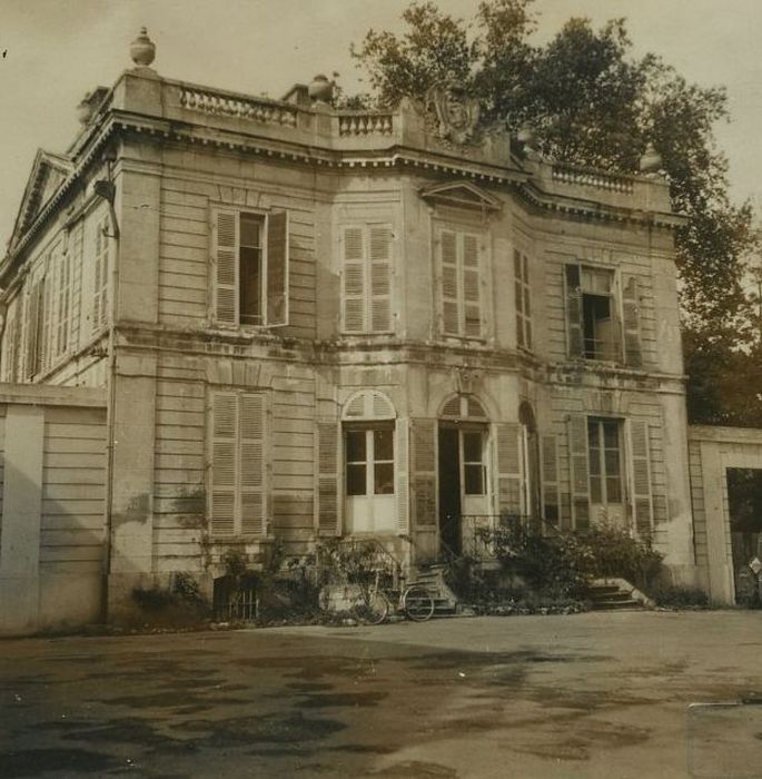 Château de Sparre : Façade sud, vue générale