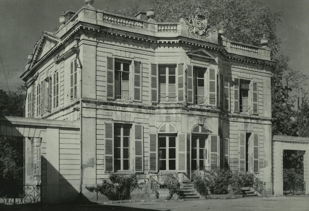 Château de Sparre : Façades sud et ouest, vue générale