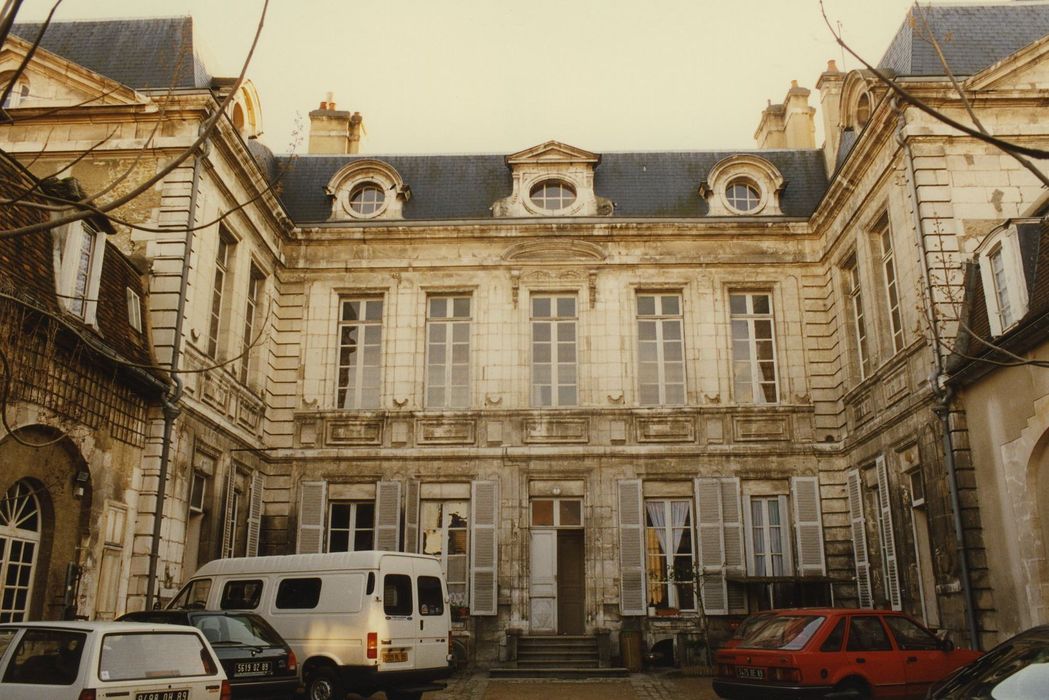 Hôtel Leclerc de Fourolles : Façade nord, vue générale