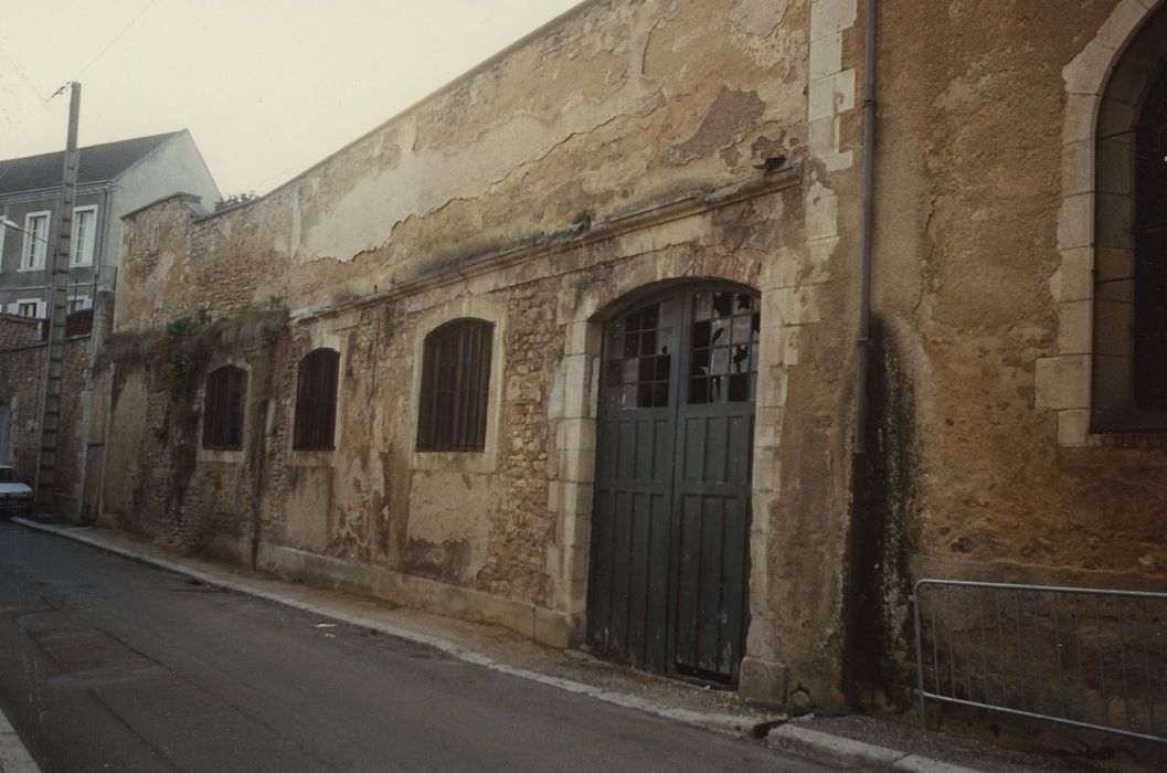 Hôtel Condé (ancien) : Communs, façade sur la rue des Remparts, vue générale