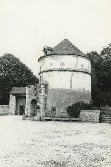 Manoir de Grésigny : Pigeonnier, vue générale