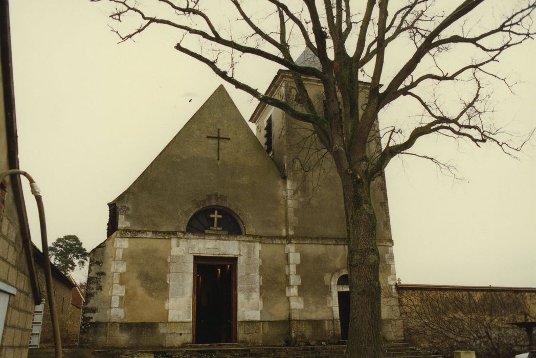 Eglise Saint-Martin : Façade occidentale, vue générale