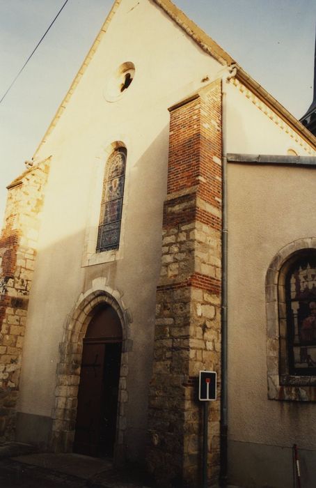 Eglise Saint-Loup : Façade occidentale, vue générale