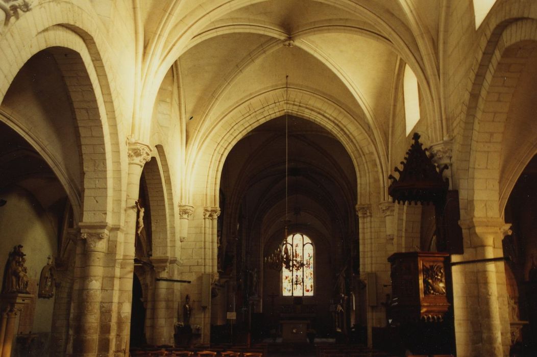 Eglise Saint-Loup : Nef, vue générale