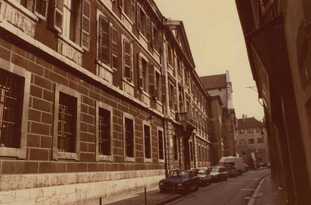 Palais épiscopal (ancien) : Façade sur rue, vue générale