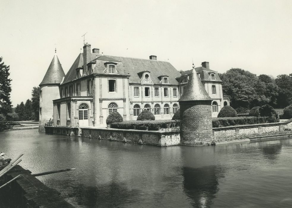 Château de Châtres : Ensemble sud-ouest, vue générale