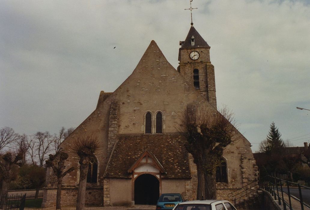 Eglise Saint-Martin : Façade occidentale, vue générale