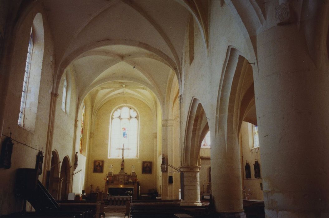 Eglise Saint-Médard : Nef principale, vue générale