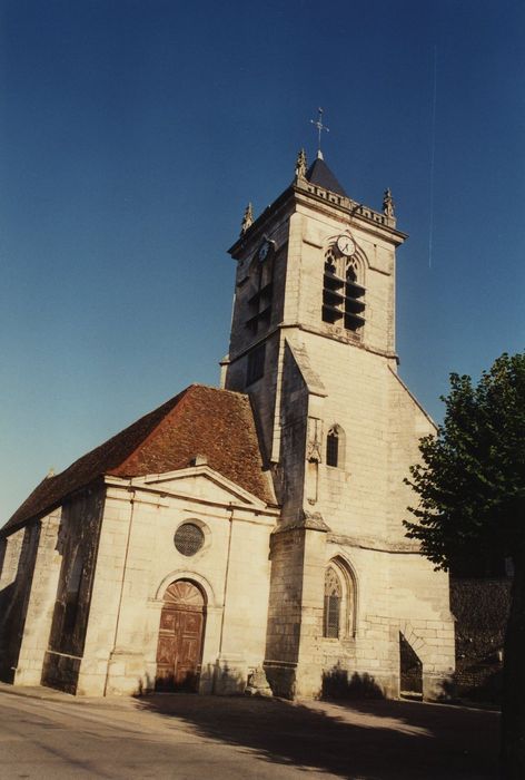 Eglise Saint-Laurent : Façade occidentale, vue générale