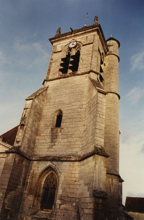 Eglise Saint-Laurent : Clocher, élévation ouest, vue générale