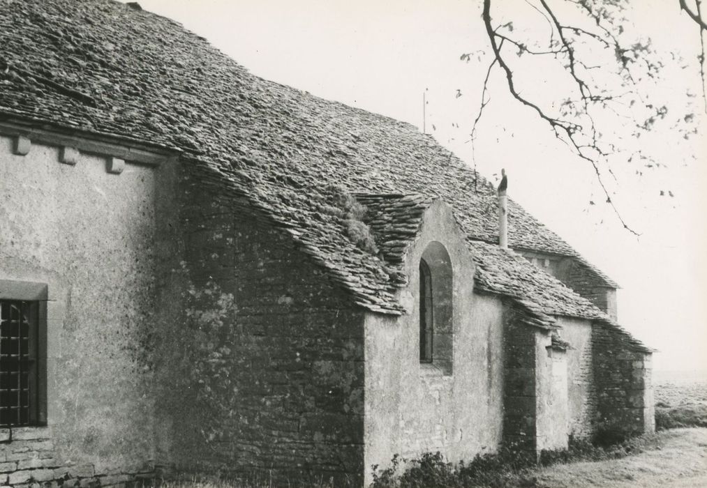 Eglise Saint-Jean-Baptiste : Façade latérale sud, vue générale