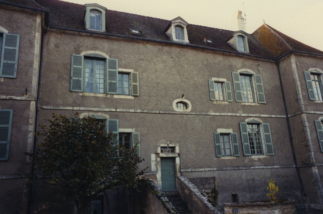 Maison de Vaulabelle : Façade est, vue partielle