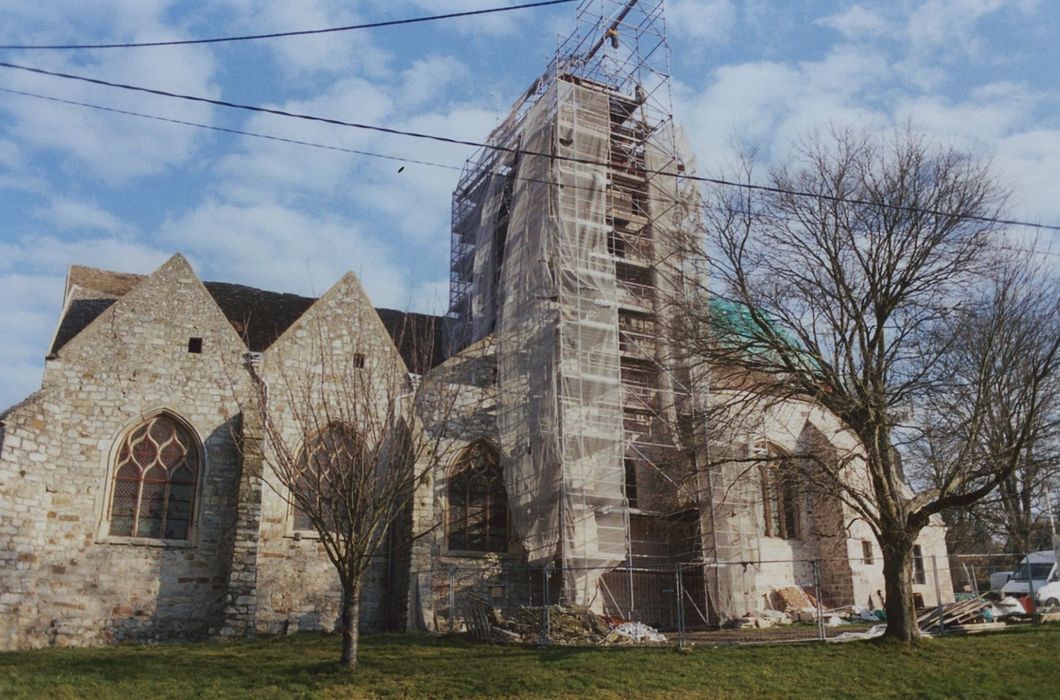 Eglise Saint-Loup : Façade latérale sud, vue générale