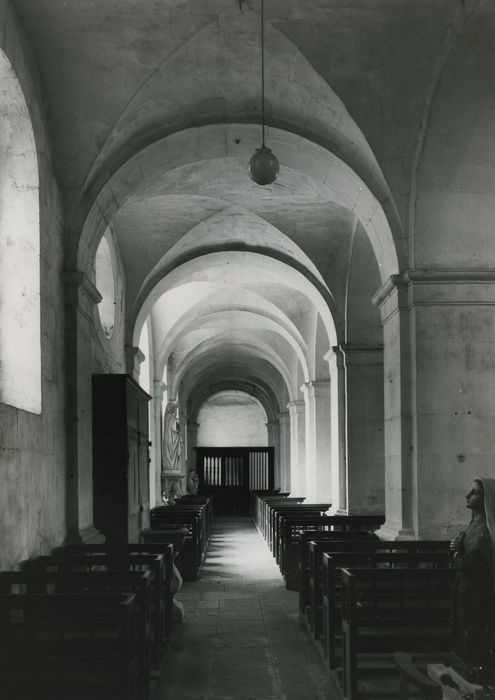 Eglise Saint-Barthélémy : Bas-côté sud, vue générale