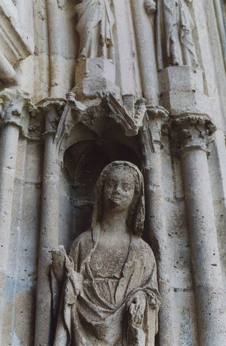 statue : Vierge de l’Annonciation, vue partielle