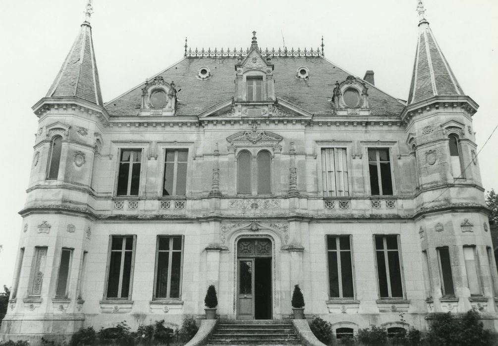 Maison : Façade sud, vue générale