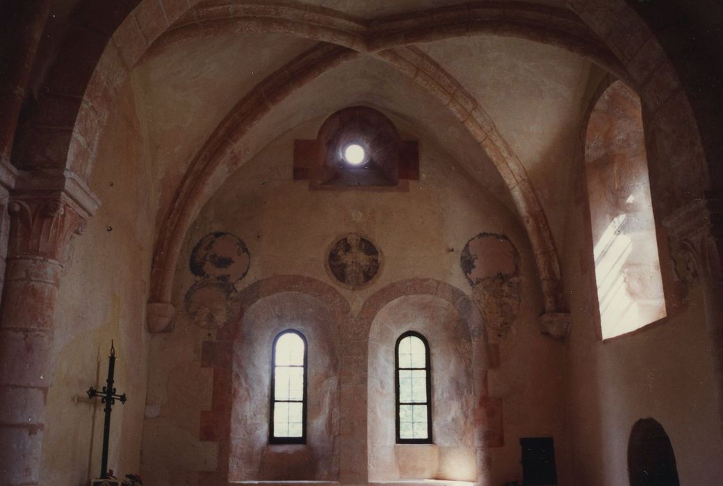 Prieuré de Cours : Chapelle, peintures monumentales, vue générale