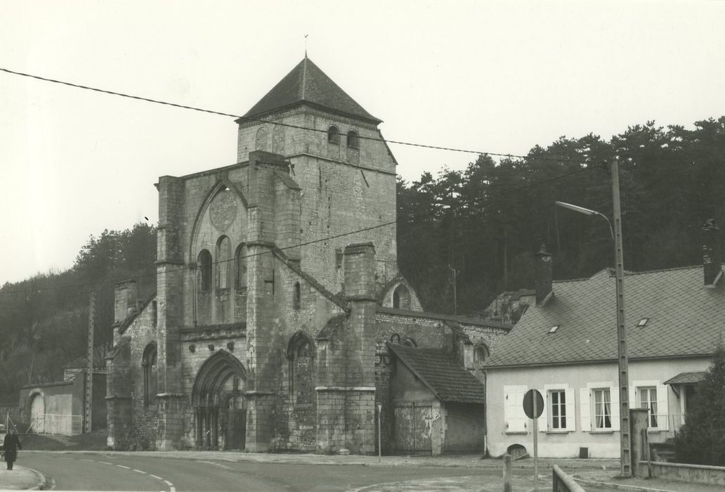 Eglise Saint-Phal : Ensemble sud-ouest, vue générale