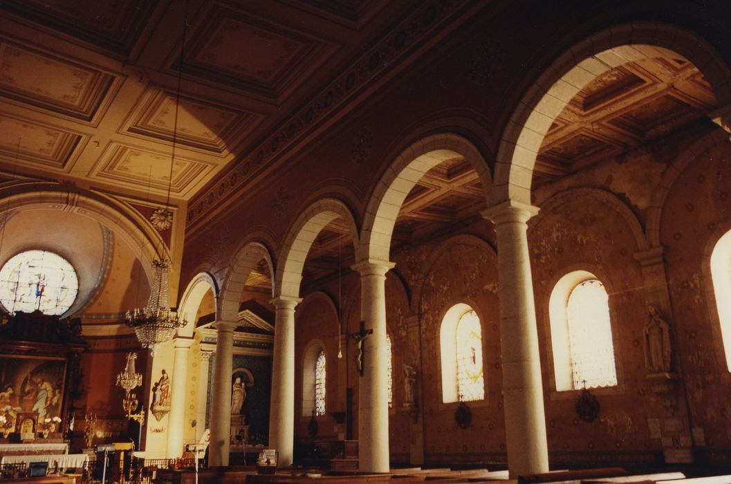 Eglise Saint-Martin : Nef, collatéral sud, vue générale