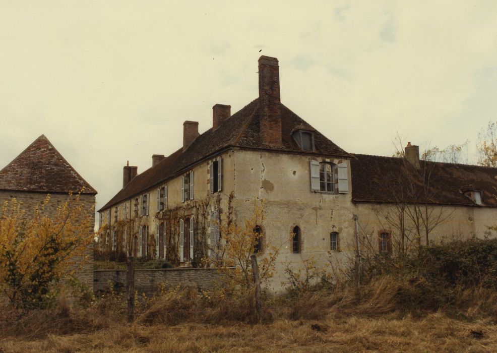 Manoir de la Tuilerie : Ensemble sud-est, vue partielle