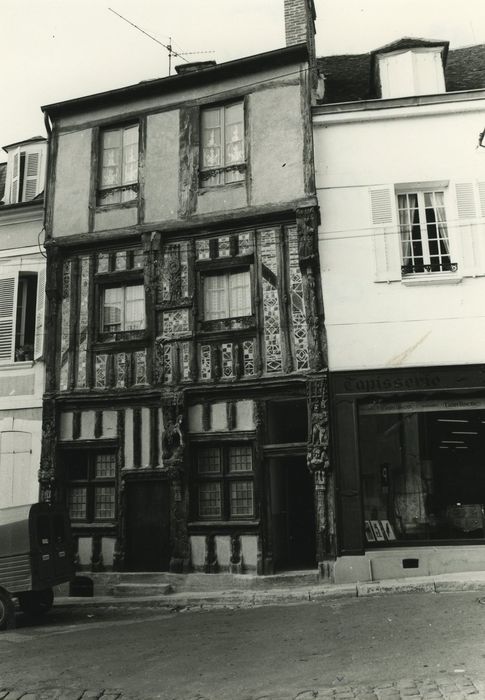 Maison : Façade sur rue, vue générale