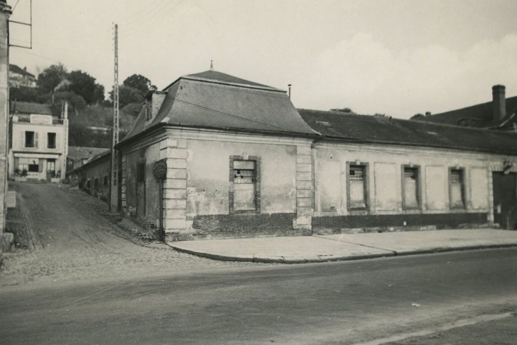 Quartier Dubois-Thainville : Vue partielle de la façade sur rue