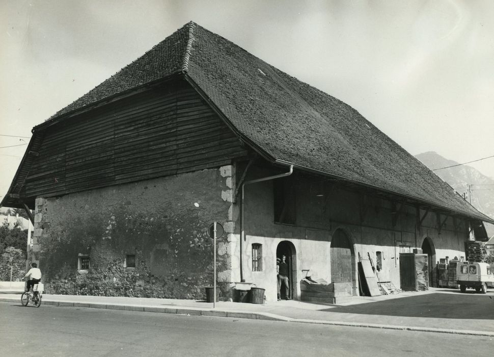 Manoir de Novel : Grande ferme, façades nord-ouest, vue générale