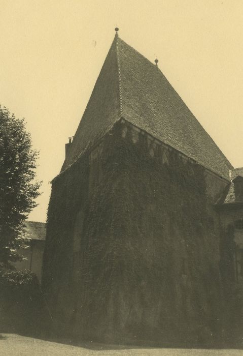 Château de Beauregard : Donjon, façades nord et ouest, vue générale