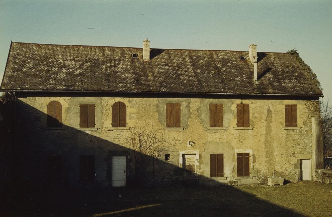 Château comtal : Cour est, façade est, vue générale