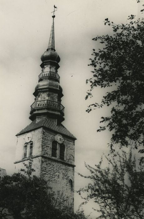 Eglise Saint-Nicolas : Clocher, vue générale