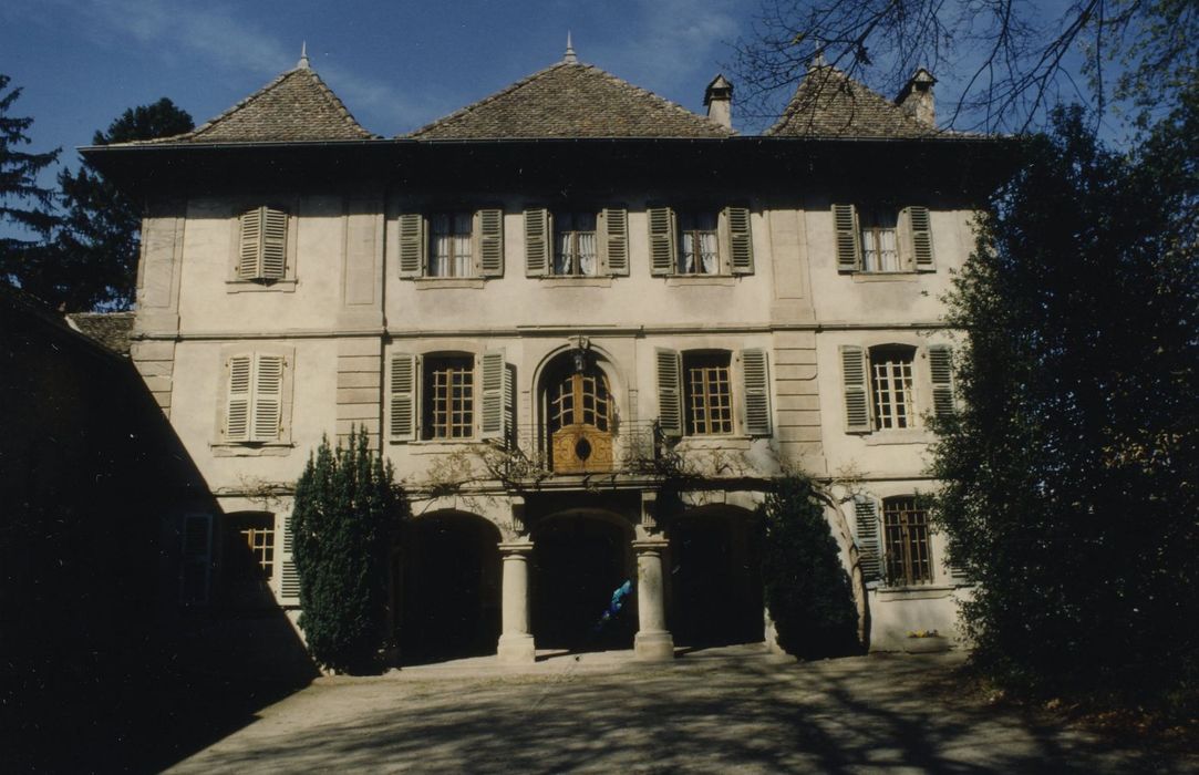 Manoir Chapuis : Façade est, vue générale