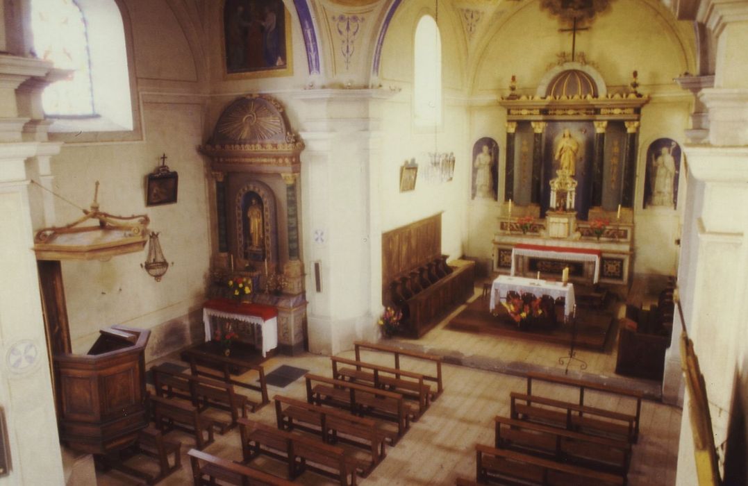 Eglise Saint-Jean-Baptiste : Nef, vue partielle