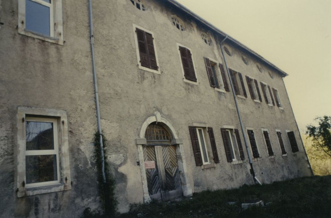 Château : Aile ouest, façade ouest, vue partielle