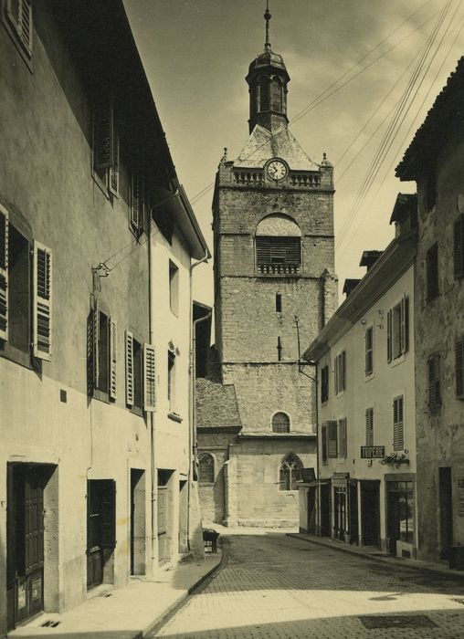 Eglise paroissiale : Clocher, élévation est, vue générale