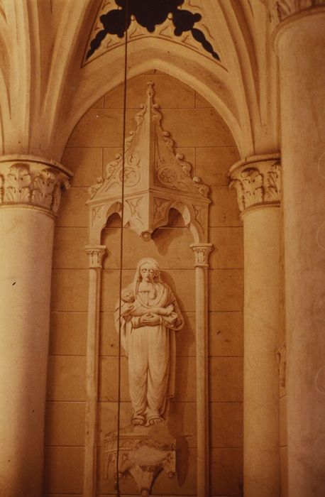 Calvaire : Chapelle Notre-Dame des Vertus, peinture monumentale du collatéral, détail