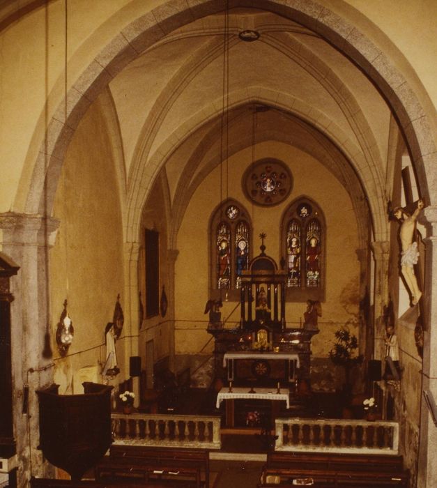 Prieuré (ancien) : Eglise, nef, vue générale