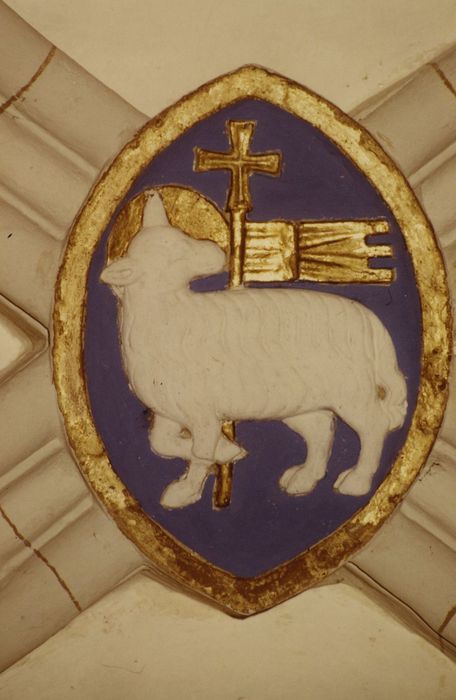 Prieuré (ancien) : Eglise, détail d’une clef de voûte