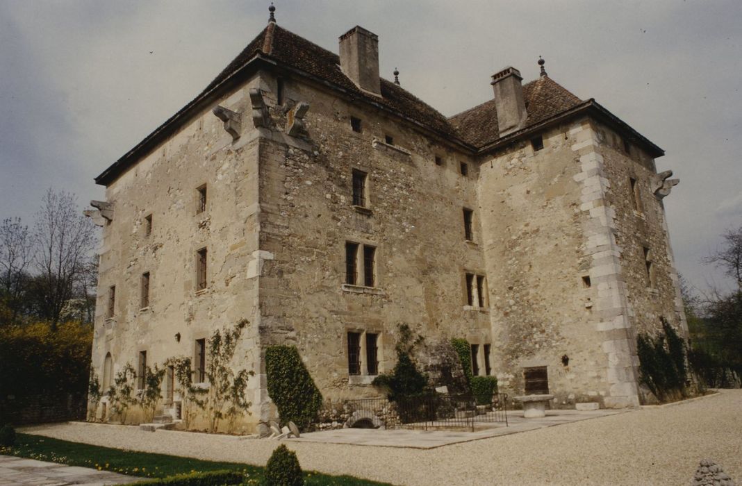 Château de Novéry : Façades sud et ouest, vue générale