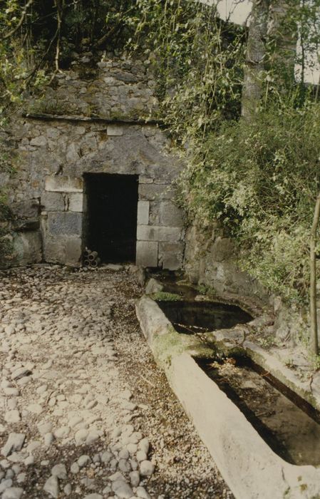 Château de Novéry : Fontaine, vue générale