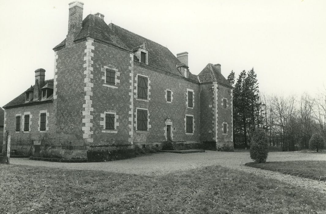 Château de Paray : Façades nord et est, vue générale