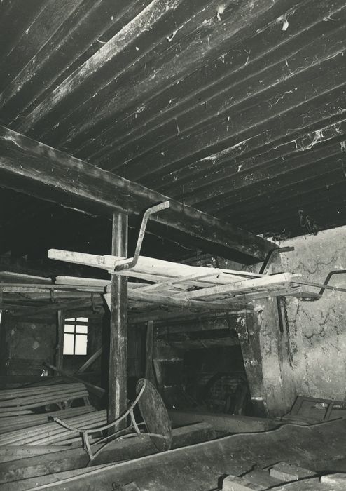Maison à pans de bois : Rez-de-chaussée, pièce de vie, vue partielle