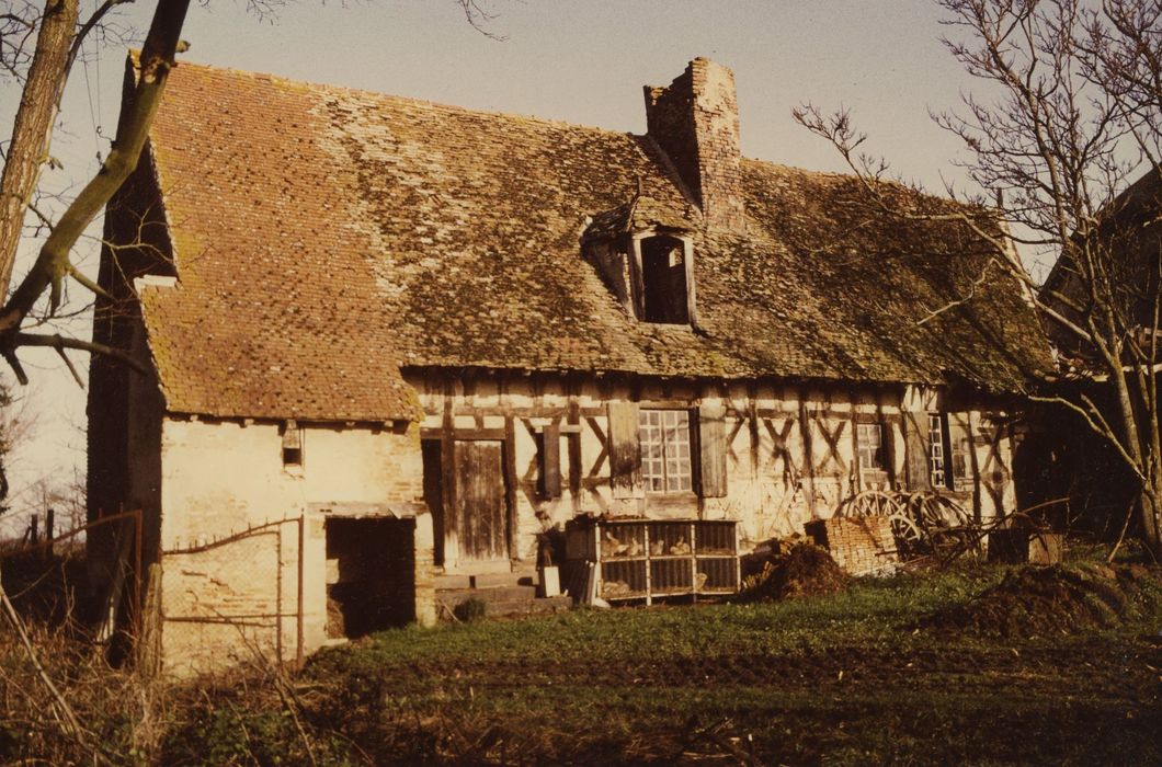 Maison à pans de bois : Façade sud, vue générale