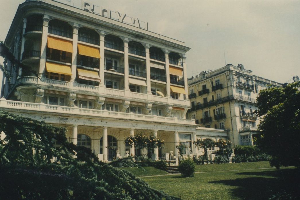 Ancien Hôtel Royal ou Palace Royal : Façade ouest, vue générale