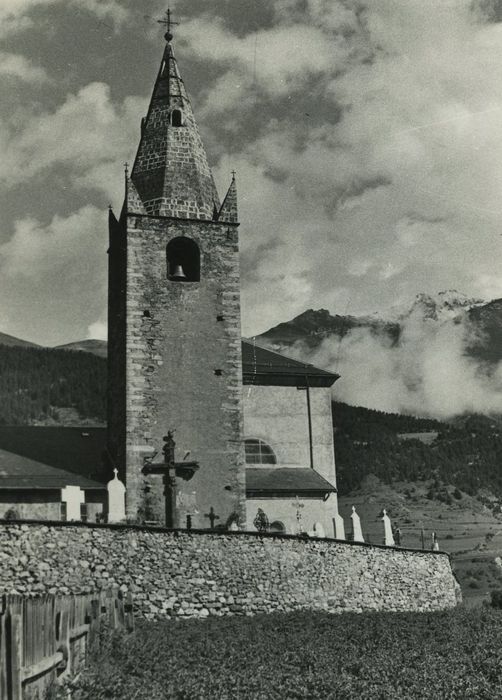 Eglise : Clocher, élévation sud, vue générale