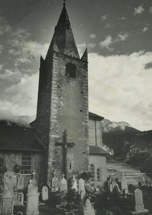 Eglise : Clocher, élévations sud et ouest, vue générale