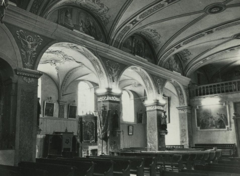 Eglise : Nef, vue partielle