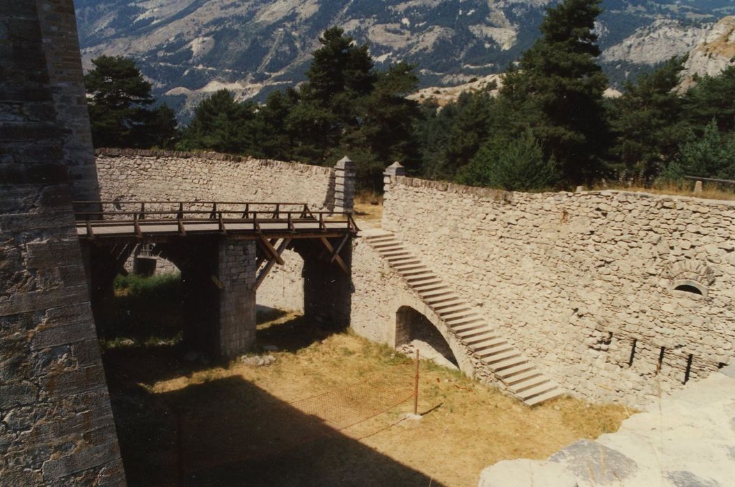 Forts de l'Esseillon : Redoute Marie-Thérèse : Pont d’accès nord, vue partielle