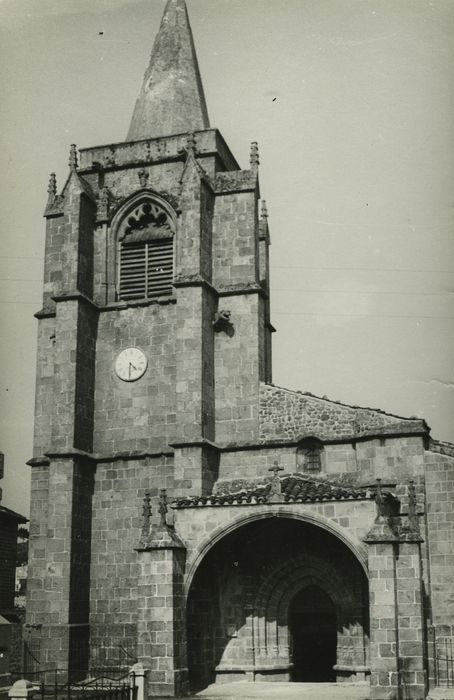 Eglise paroissiale : Façade occidentale, vue générale