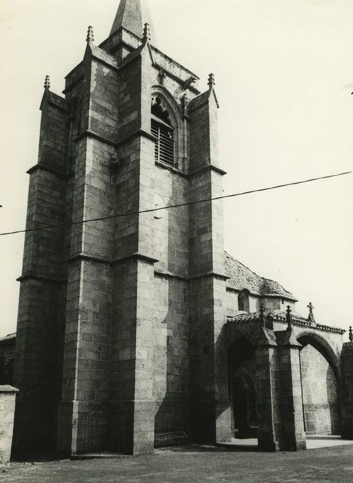 Eglise paroissiale : Clocher, élévations nord et ouest, vue générale