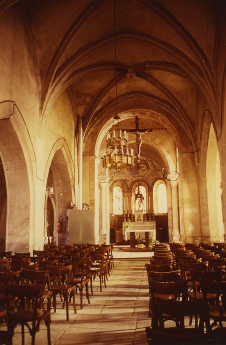 Eglise paroissiale Saint-Cyr : Nef, vue générale